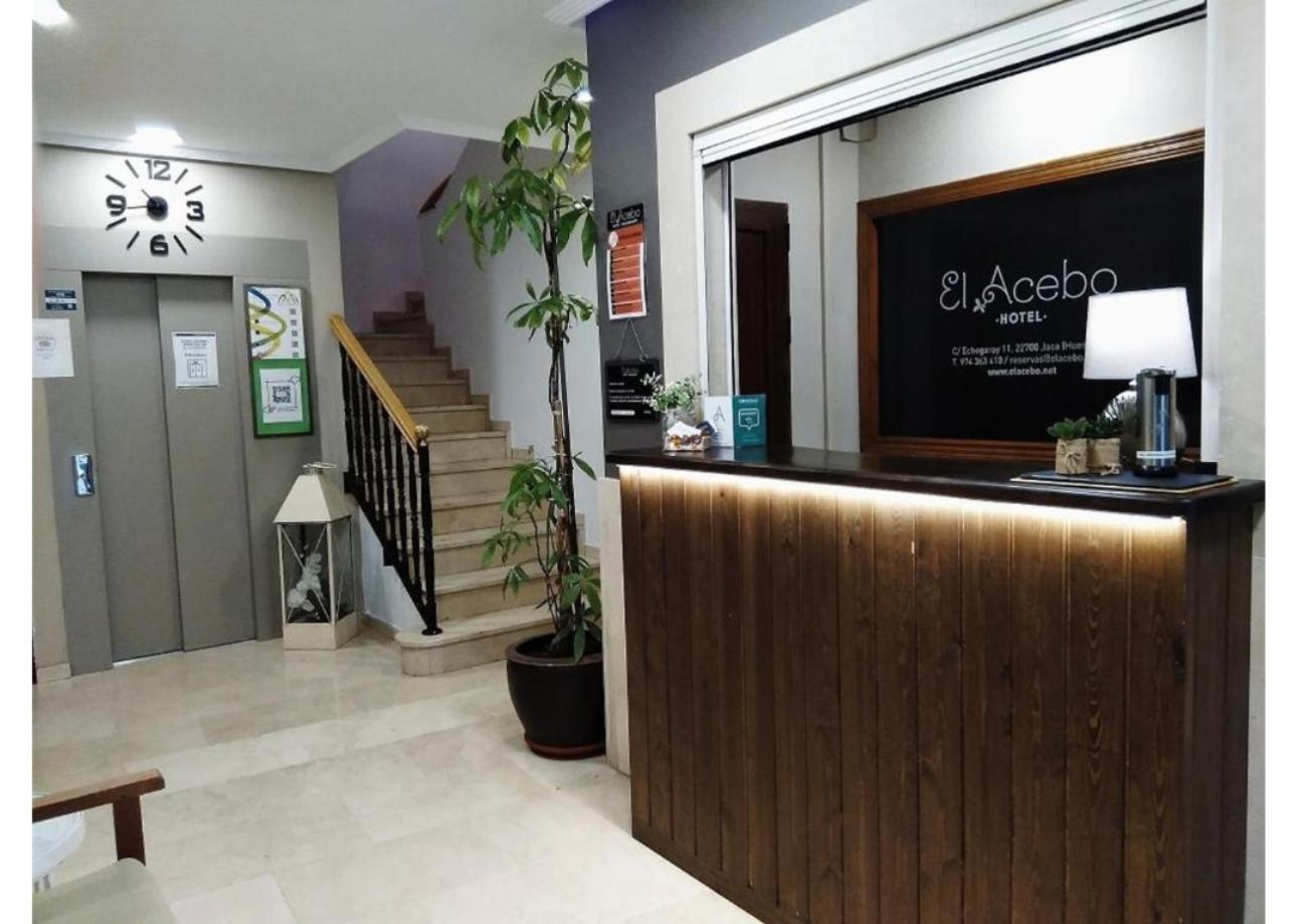 Hotel El Acebo Хака Екстериор снимка