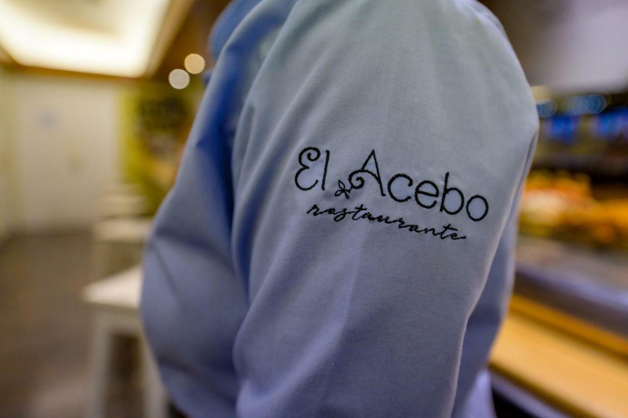 Hotel El Acebo Хака Екстериор снимка