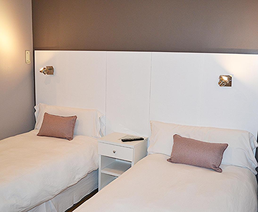 Hotel El Acebo Хака Екстериор снимка
